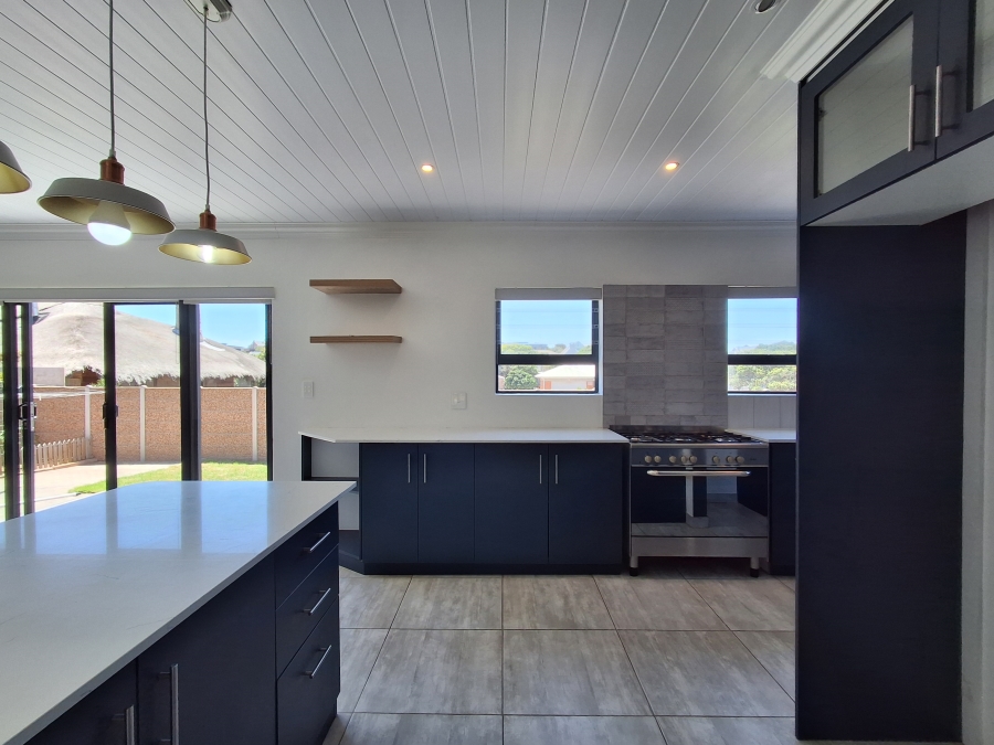 3 Bedroom Property for Sale in Stilbaai Wes Western Cape